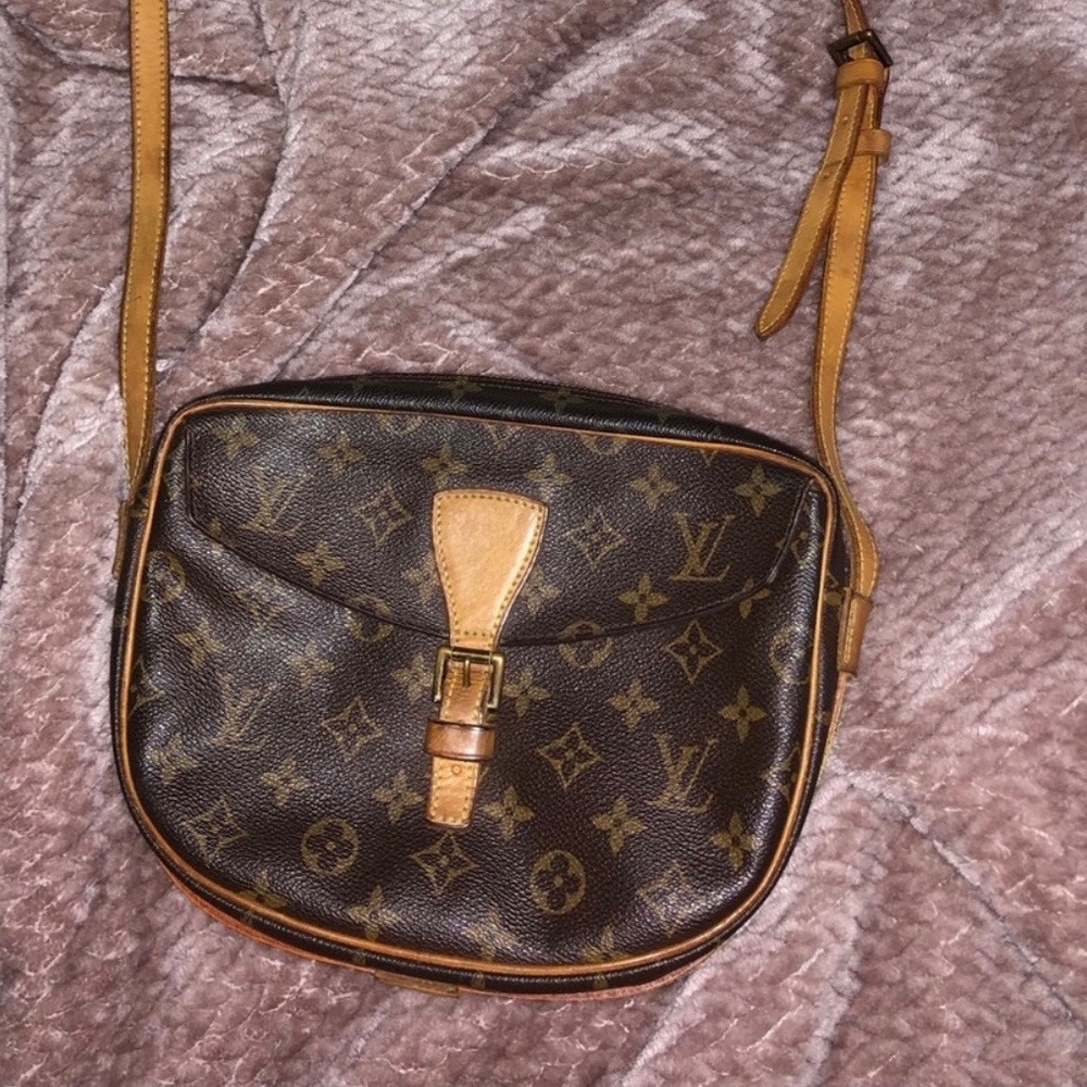Louis Vuitton Jeune fille crossbody purse